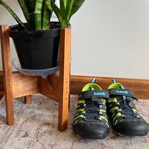Boys Kamik sandal/sneaker. Size 13.